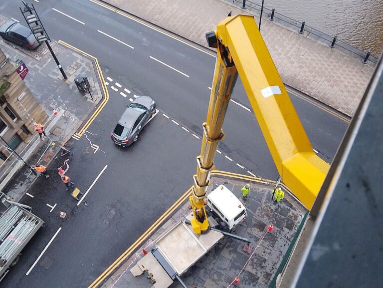 Truck-mounted platform working at Tyne Bridge