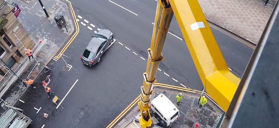 Truck-mounted platform working at Tyne Bridge